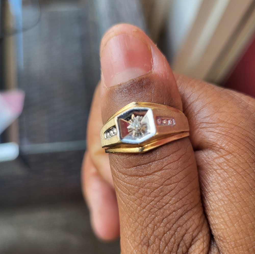 Solid yellow gold ring